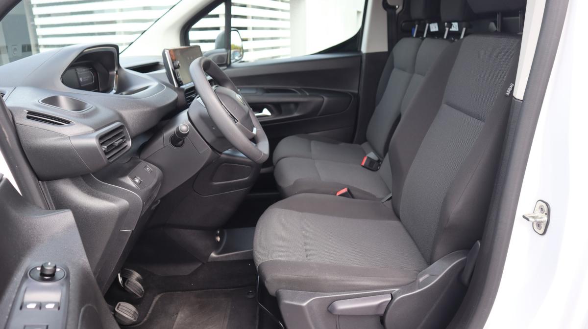 peugeot-partner-2025-diesel-1499cc