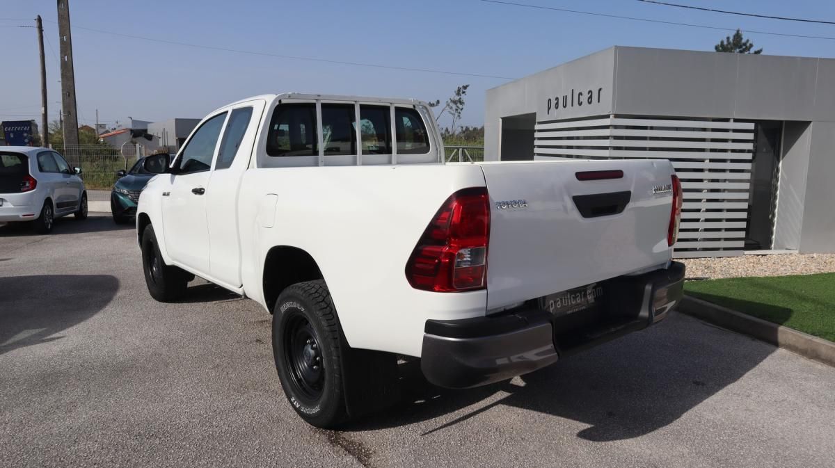 toyota-hilux-2022-diesel-2393cc
