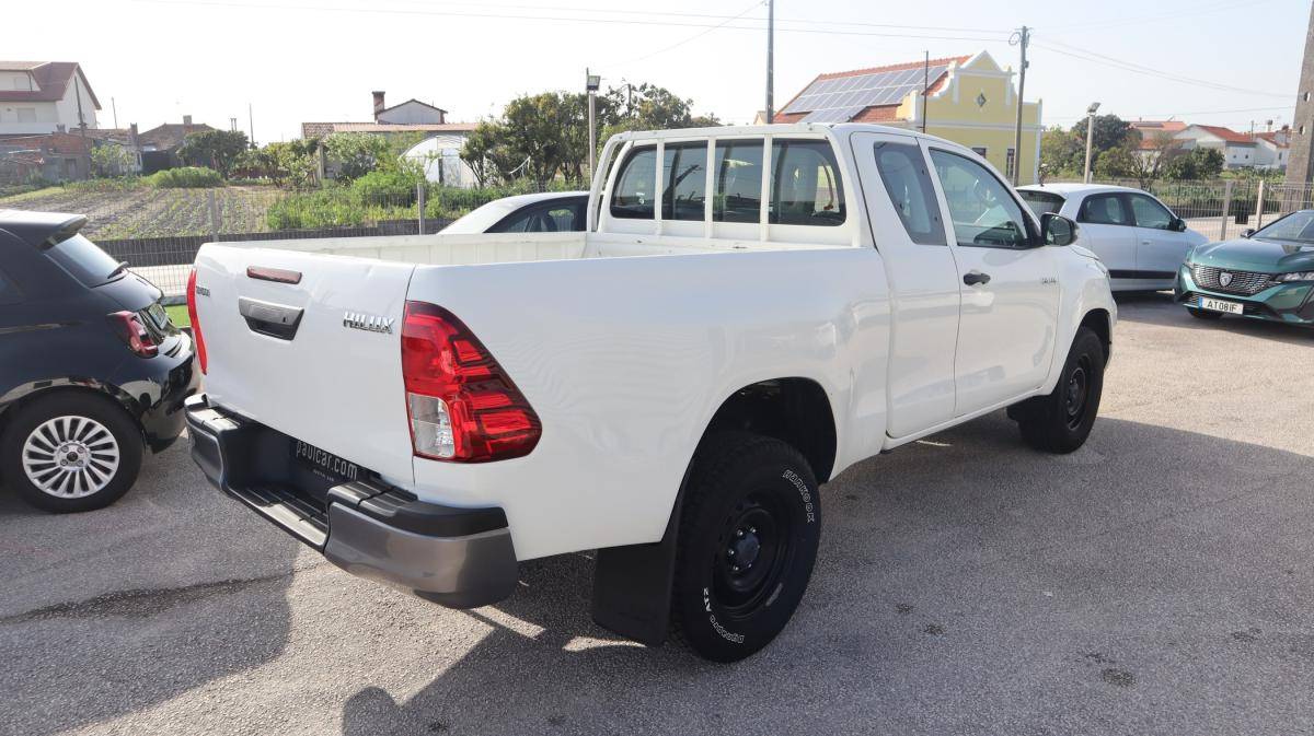 toyota-hilux-2022-diesel-2393cc