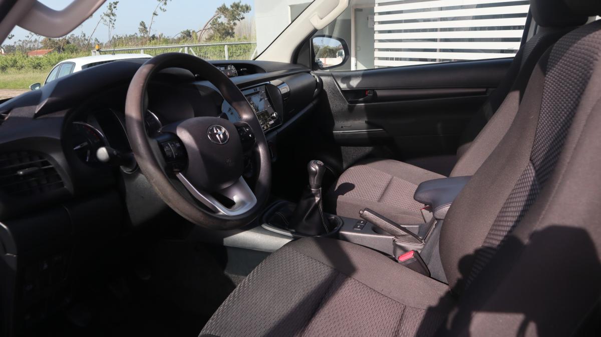 toyota-hilux-2022-diesel-2393cc