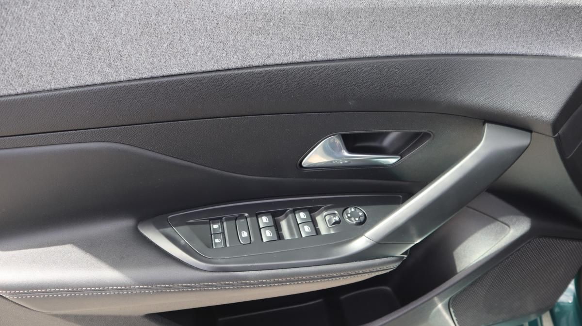 peugeot-308-sw-2022-diesel-1499cc