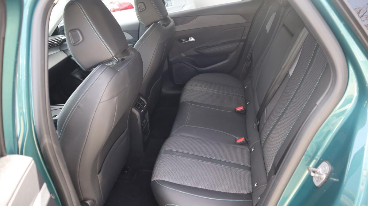 peugeot-308-sw-2022-diesel-1499cc