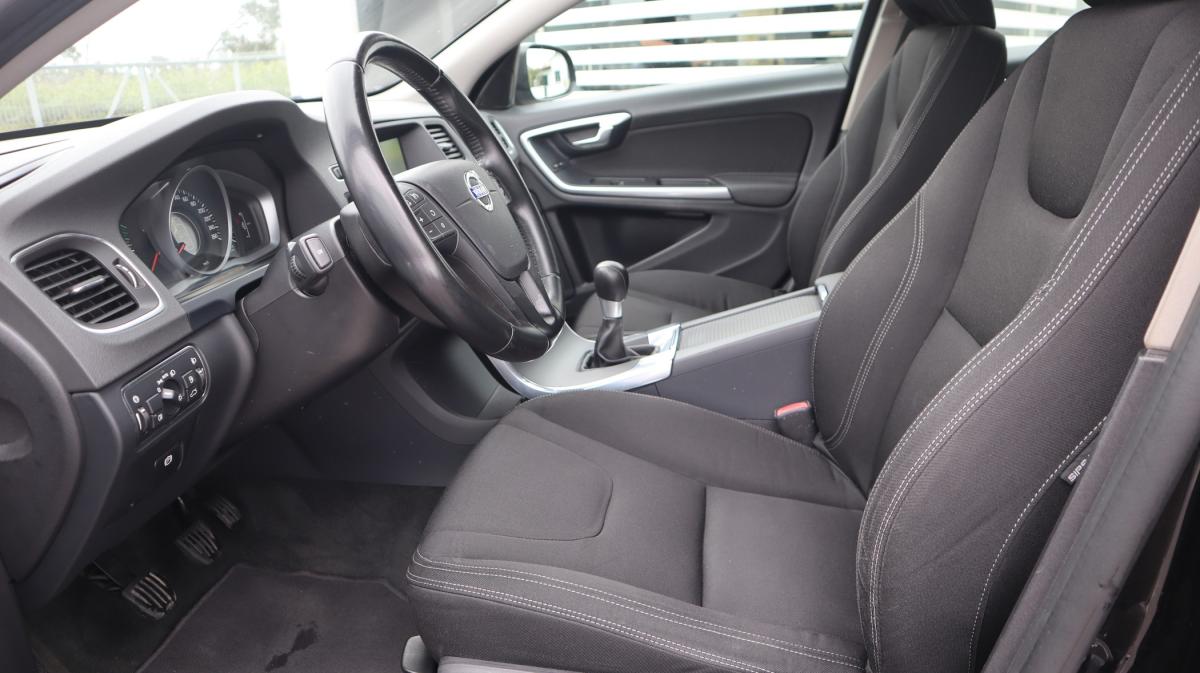 volvo-v60-2014-diesel-1560cc