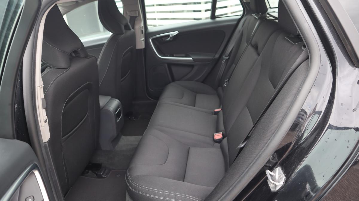 volvo-v60-2014-diesel-1560cc