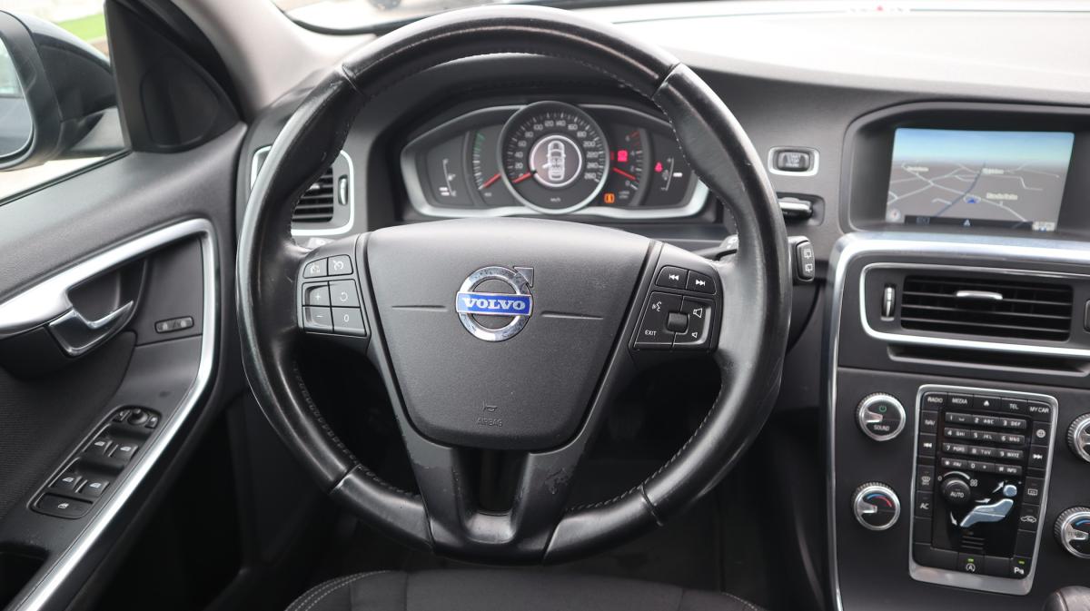 volvo-v60-2014-diesel-1560cc