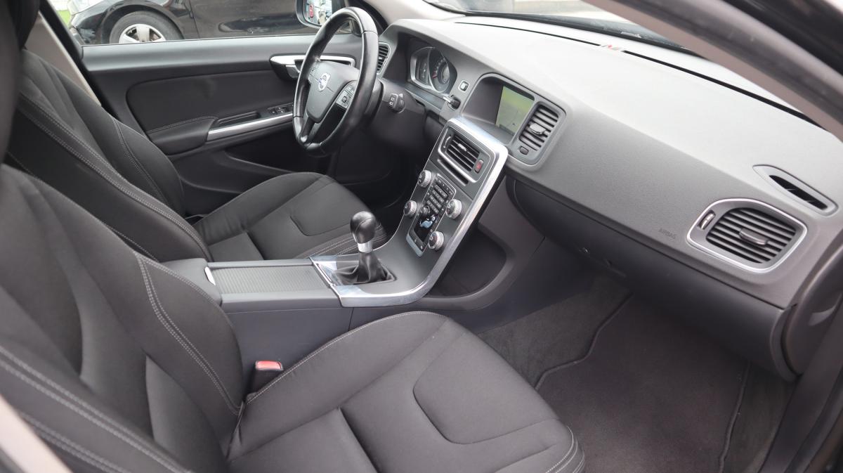 volvo-v60-2014-diesel-1560cc