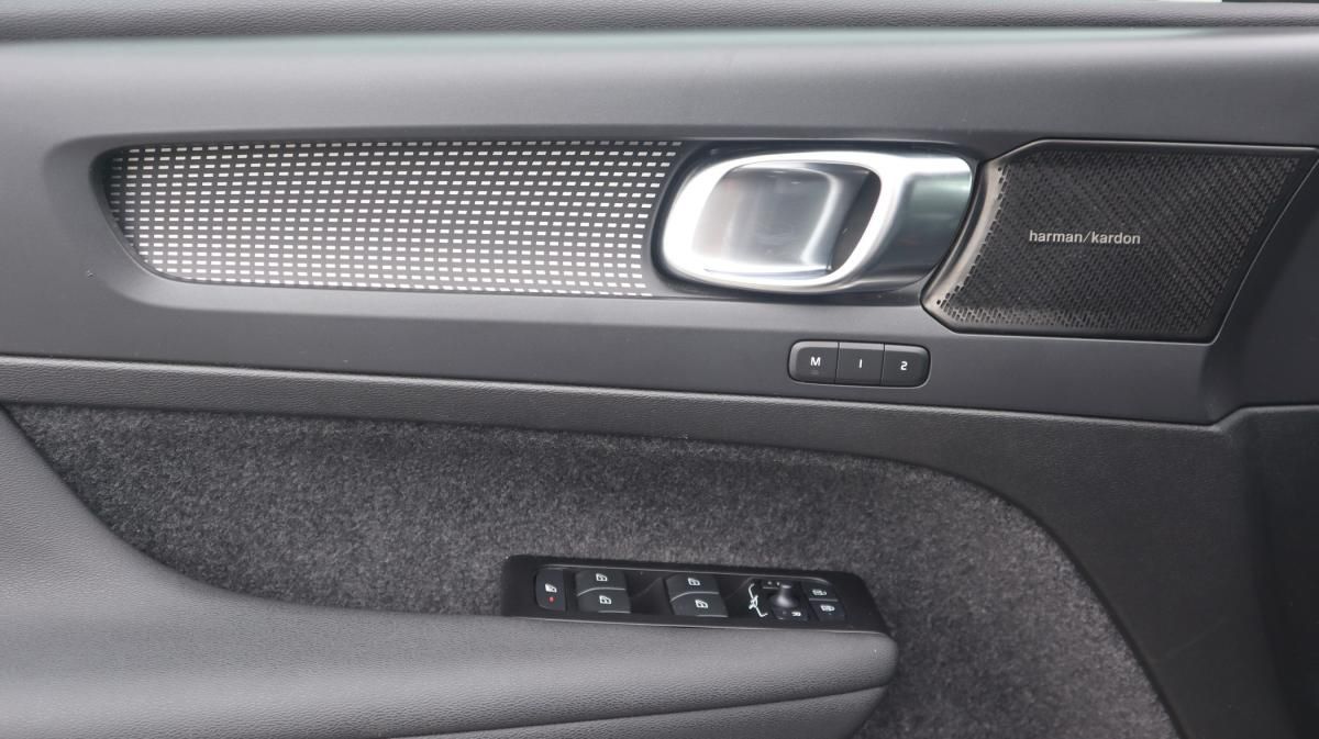 volvo-xc40-2022-gasolina-1477cc