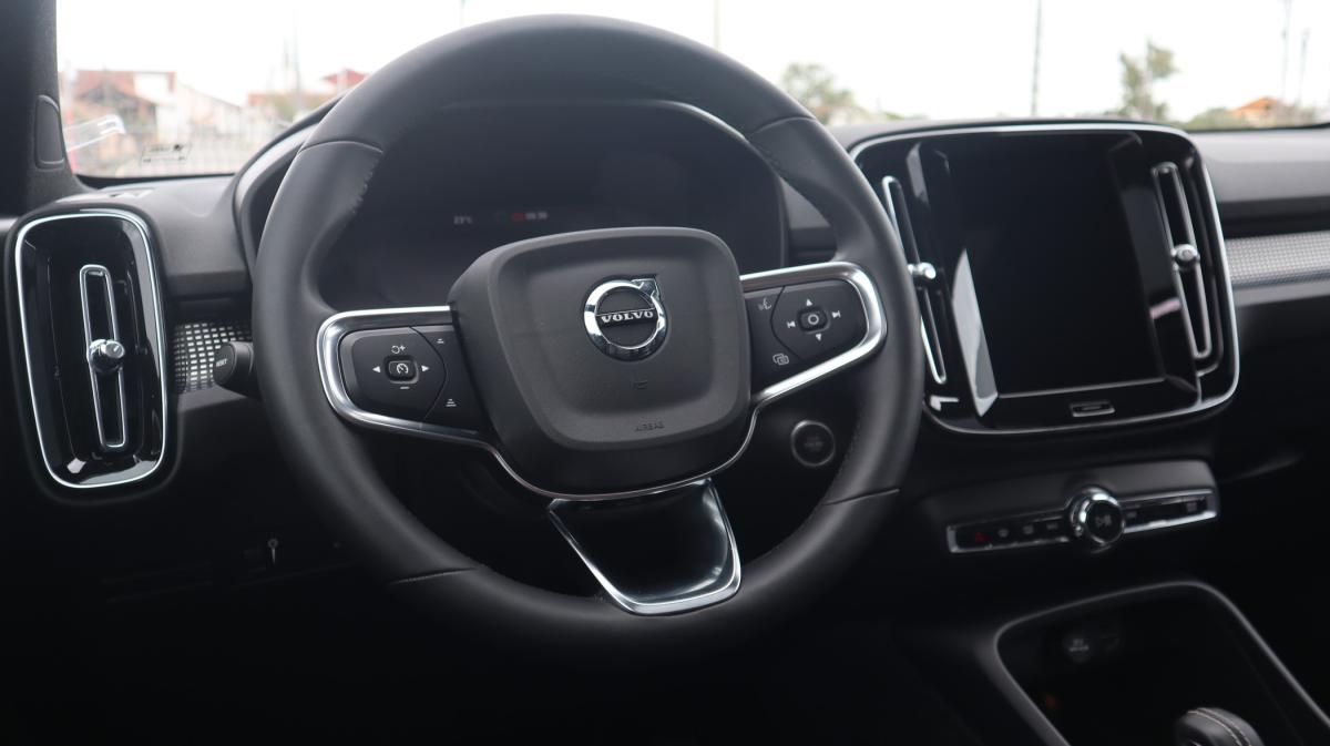 volvo-xc40-2022-gasolina-1477cc