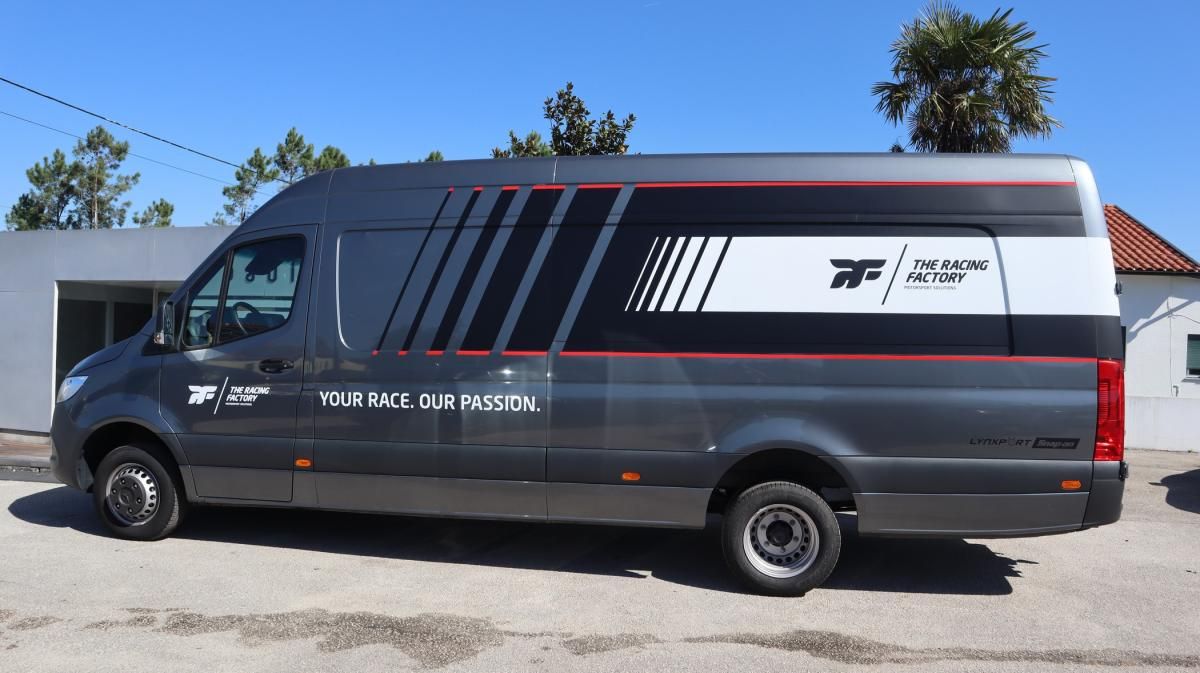 mercedes-benz-sprinter-2024-diesel-1950cc