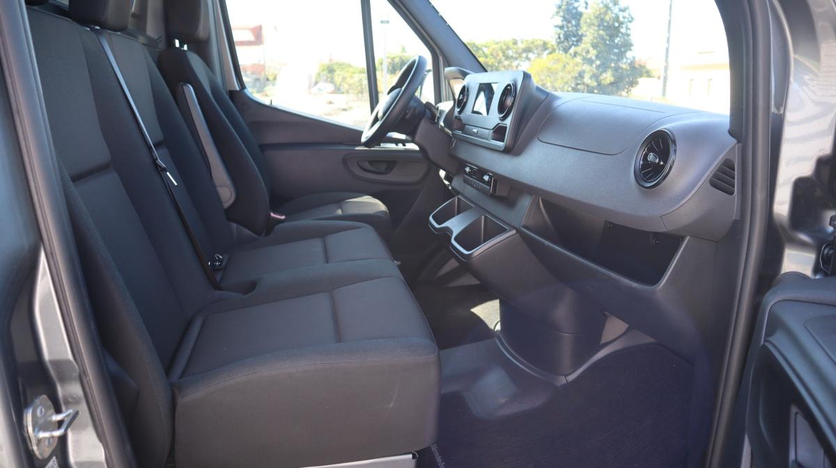 mercedes-benz-sprinter-2024-diesel-1950cc