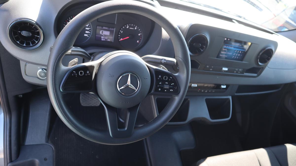 mercedes-benz-sprinter-2024-diesel-1950cc