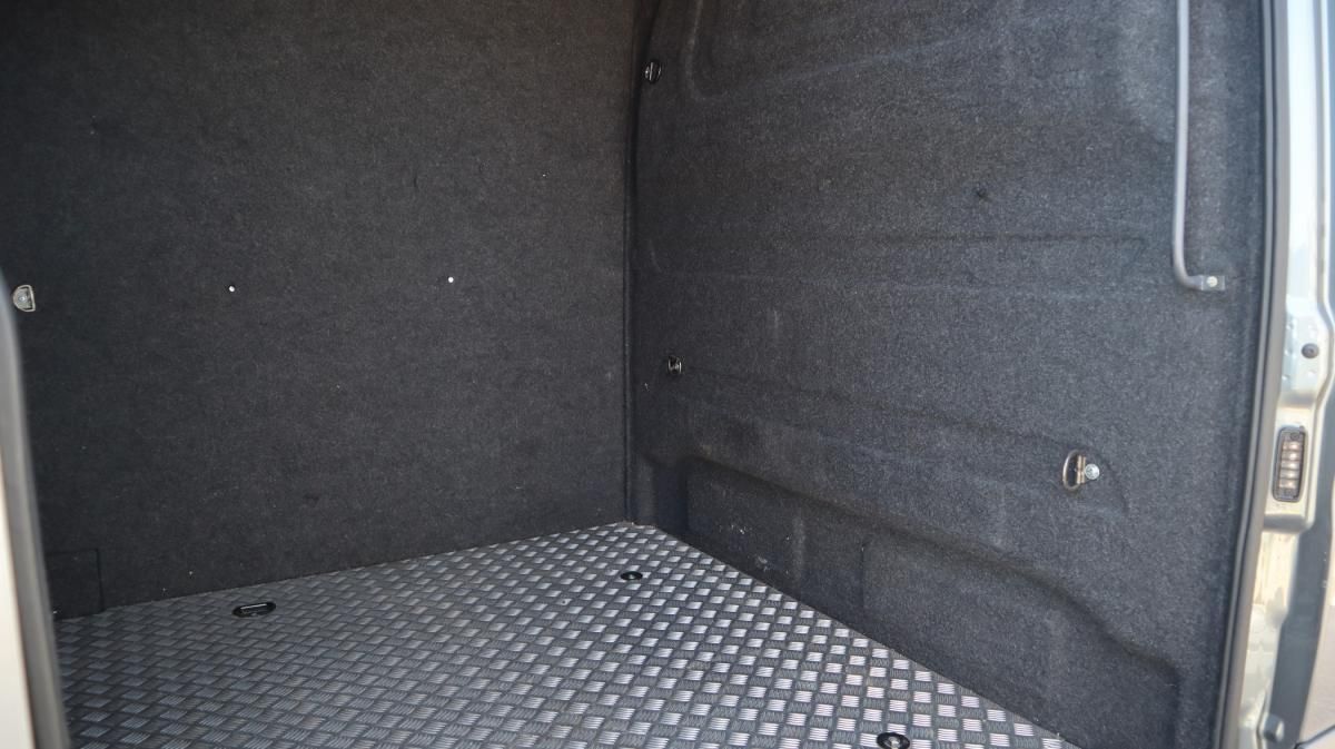 mercedes-benz-sprinter-2024-diesel-1950cc