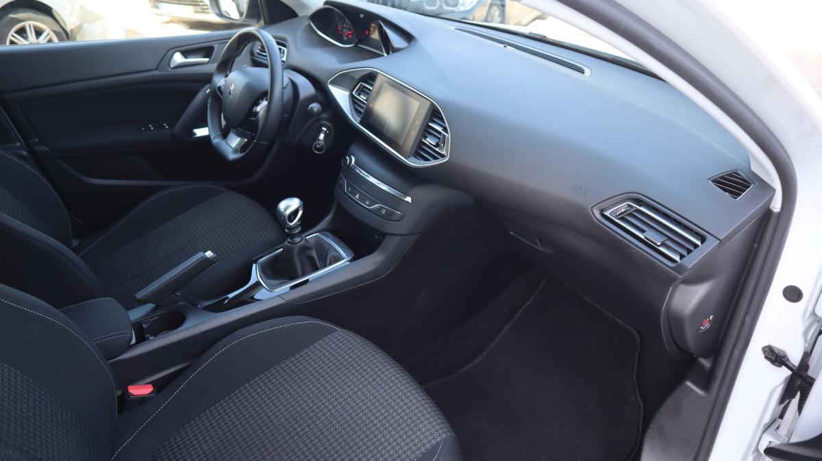 peugeot-308-2019-diesel-1499cc