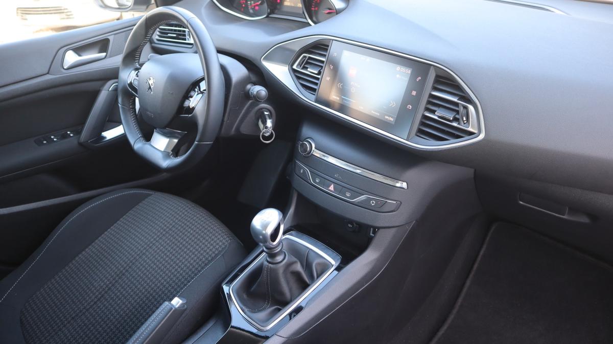 peugeot-308-2019-diesel-1499cc