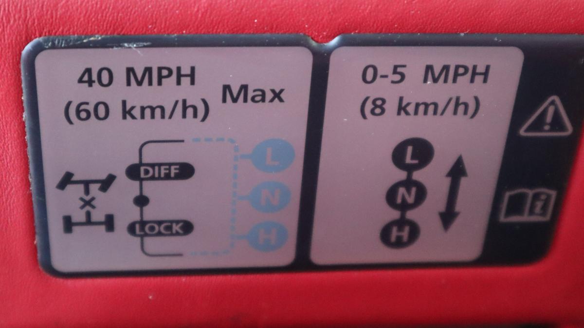 land-rover-defender-2011-diesel-2402cc