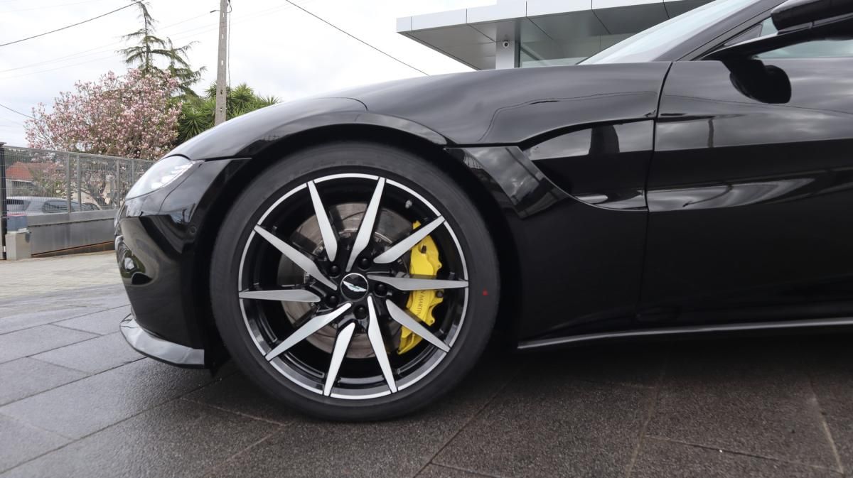 aston-martin-vantage-coupe-2019-gasolina-3982cc