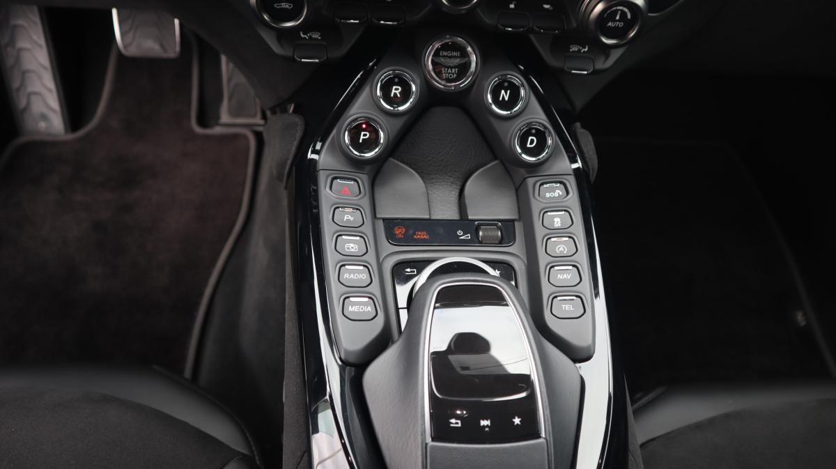 aston-martin-vantage-coupe-2019-gasolina-3982cc