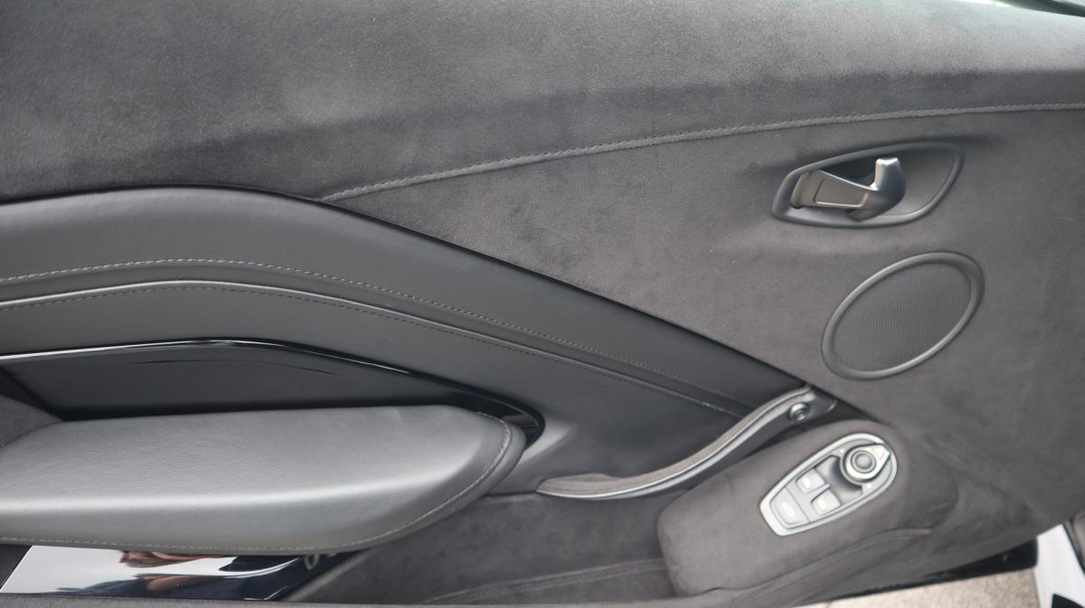 aston-martin-vantage-coupe-2019-gasolina-3982cc