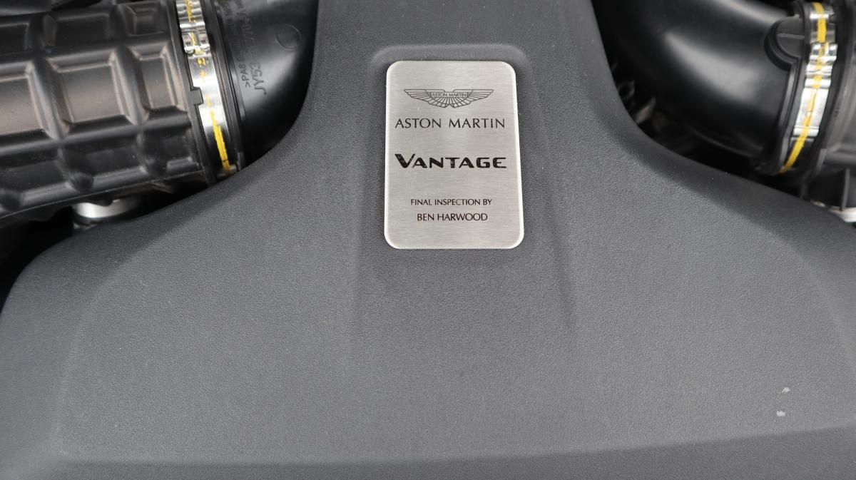 aston-martin-vantage-coupe-2019-gasolina-3982cc
