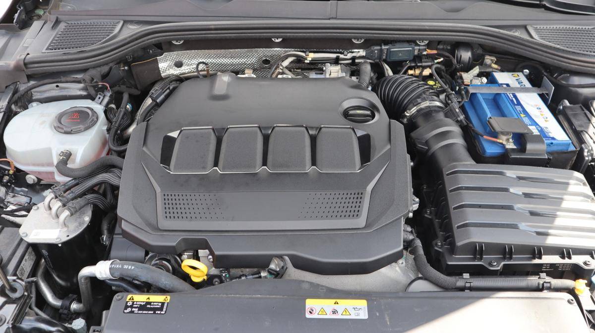 volkswagen-golf-2021-diesel-1968cc