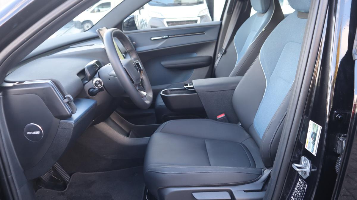volvo-ex30-2024-eletrico-500cc