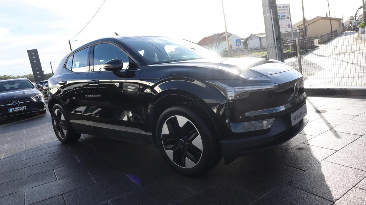 volvo-ex30-2024-eletrico-500cc