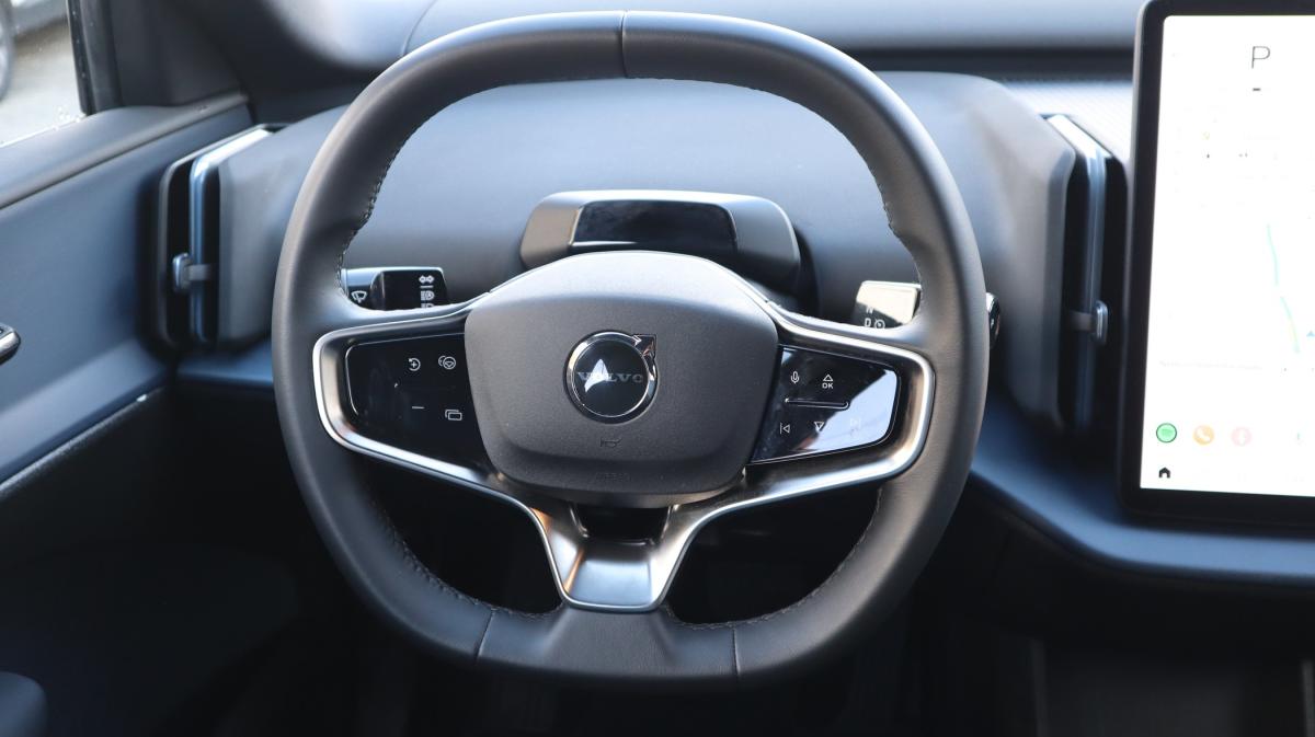 volvo-ex30-2024-eletrico-500cc