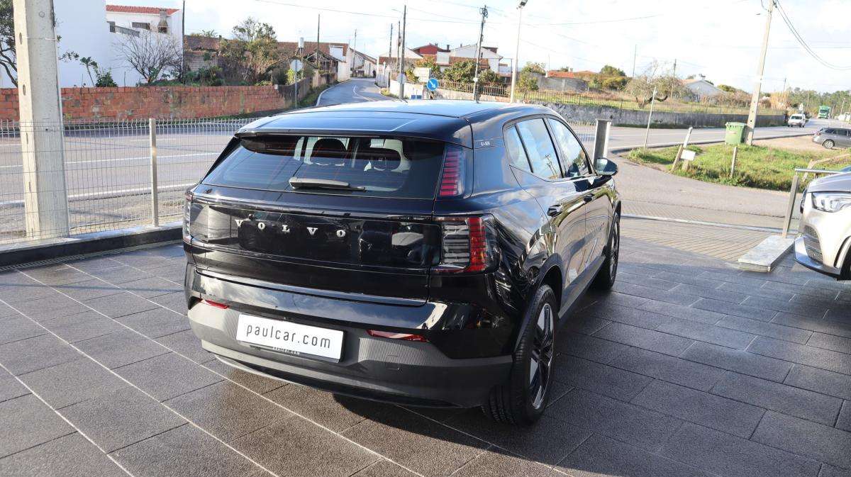 volvo-ex30-2024-eletrico-500cc
