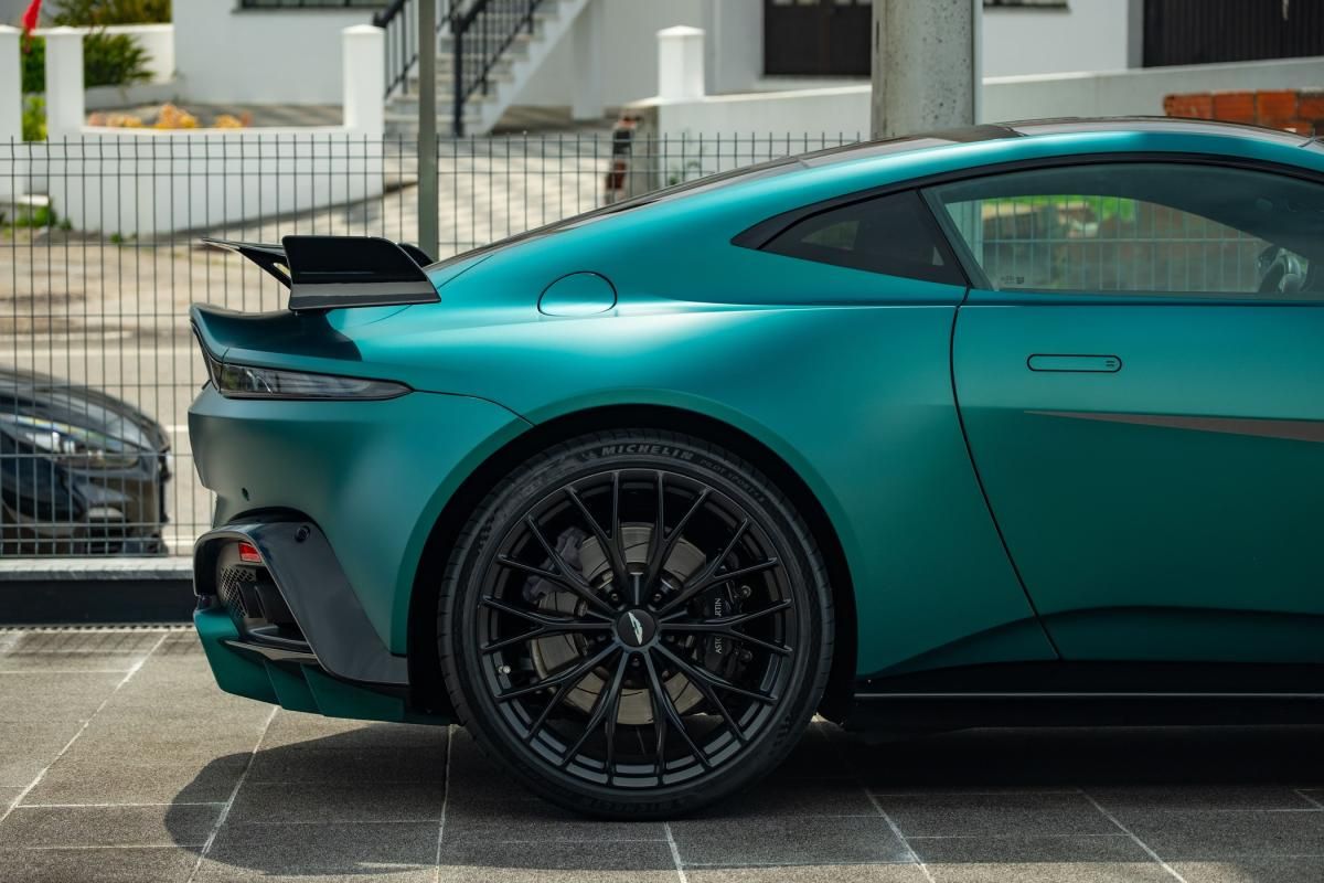 aston-martin-vantage-coupe-2024-gasolina-3982cc