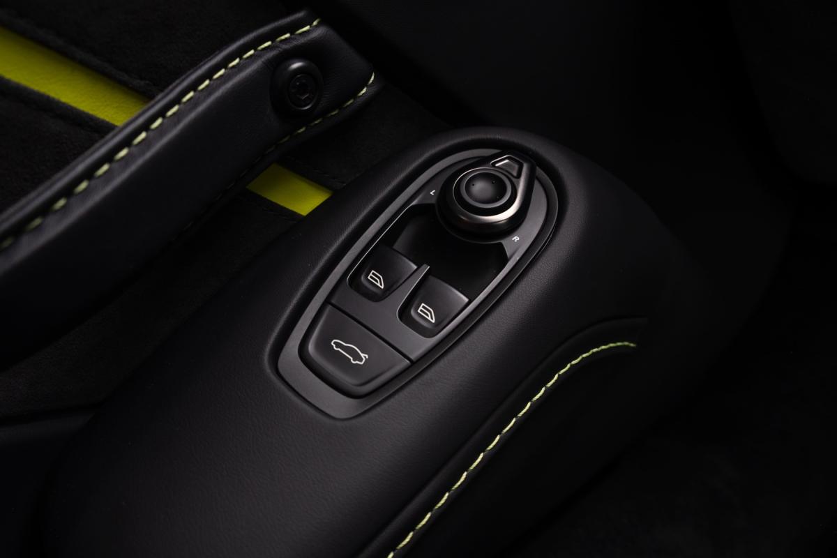 aston-martin-vantage-coupe-2024-gasolina-3982cc