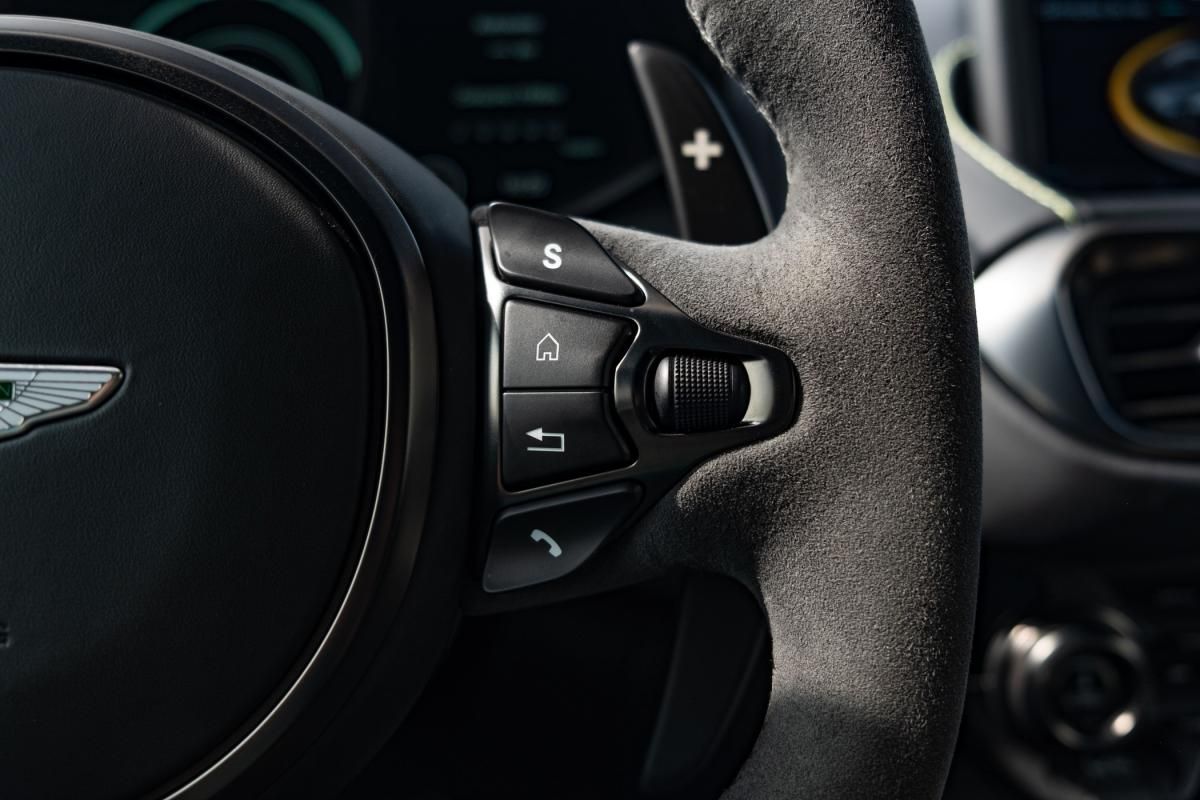 aston-martin-vantage-coupe-2024-gasolina-3982cc
