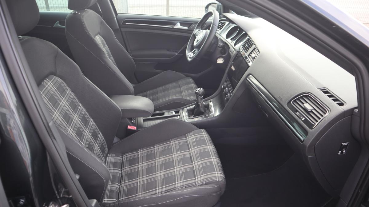 volkswagen-golf-2013-diesel-1968cc