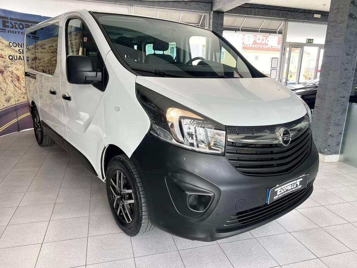 opel-vivaro-2018-diesel-1598cc