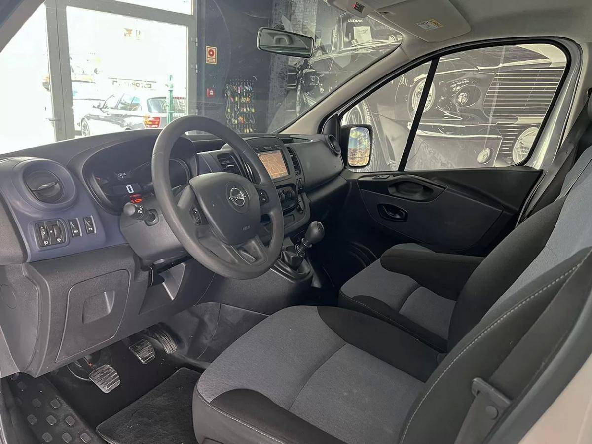 opel-vivaro-2018-diesel-1598cc