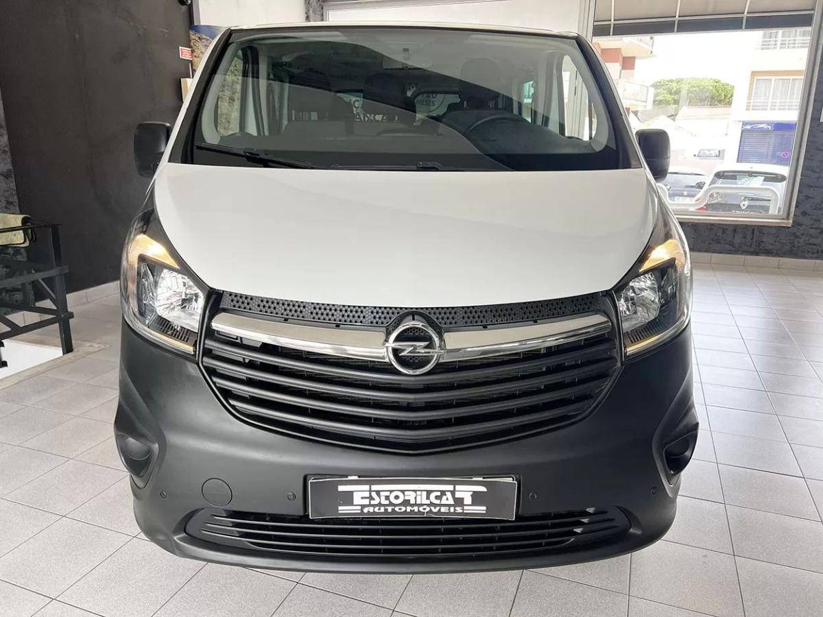 opel-vivaro-2018-diesel-1598cc
