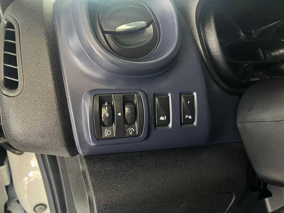 opel-vivaro-2018-diesel-1598cc