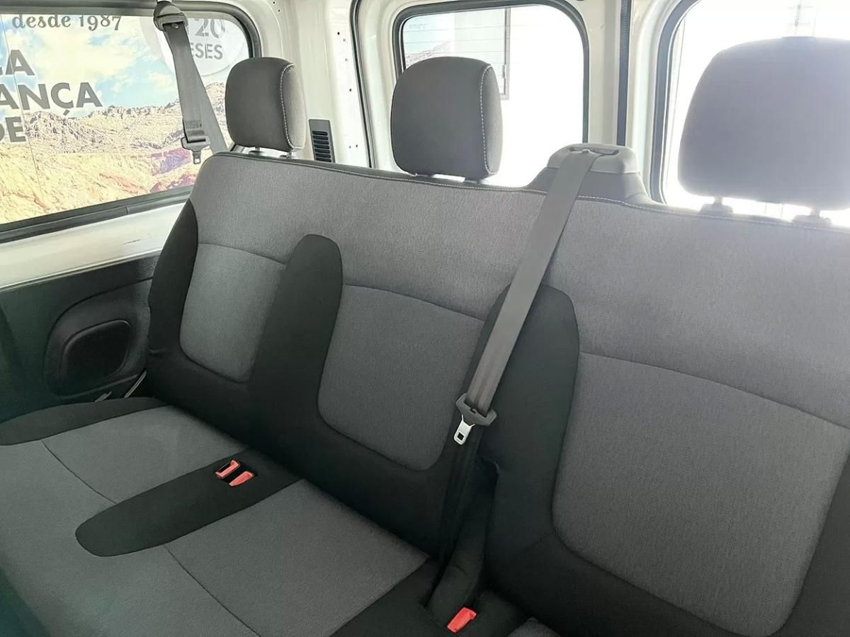 opel-vivaro-2018-diesel-1598cc