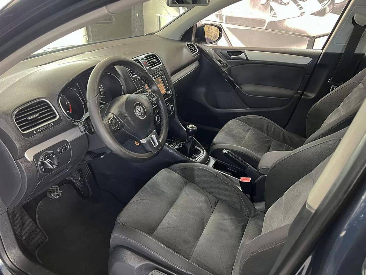 volkswagen-golf-2010-diesel-1598cc
