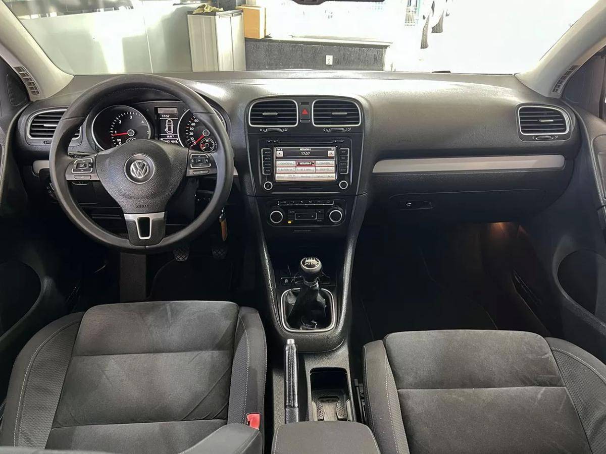 volkswagen-golf-2010-diesel-1598cc