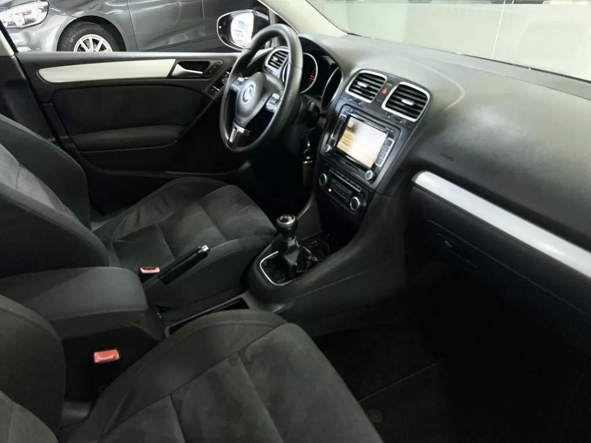 volkswagen-golf-2010-diesel-1598cc