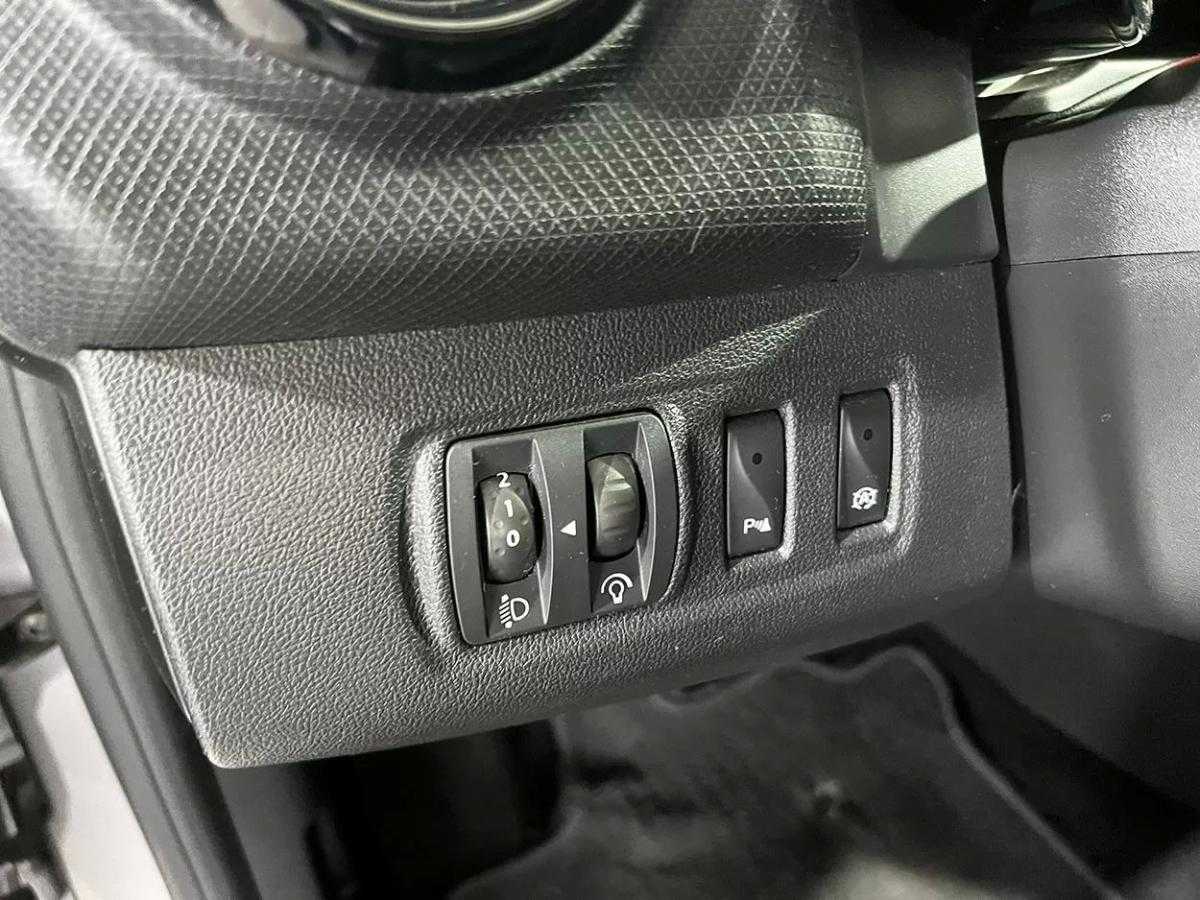 renault-clio-sport-tourer-2015-diesel-1461cc
