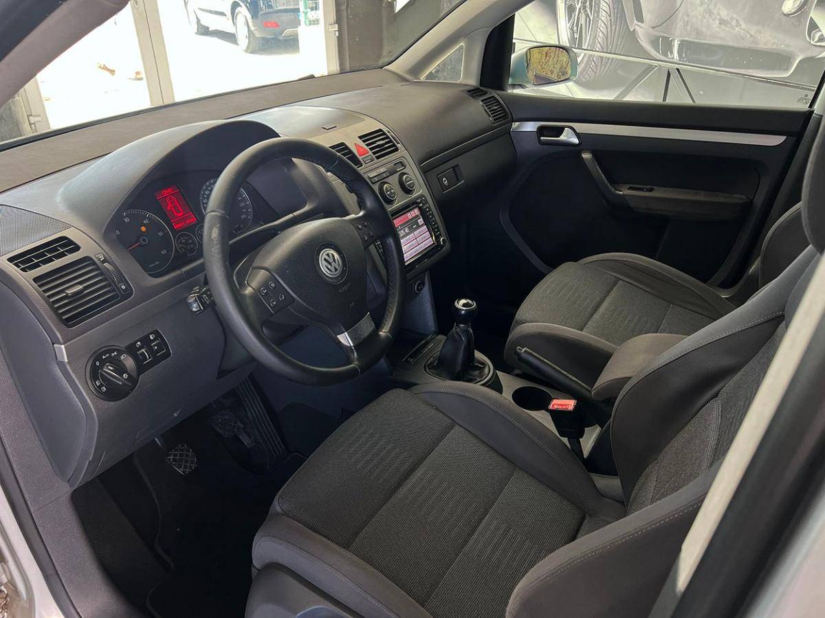 volkswagen-touran-2008-diesel-1968cc