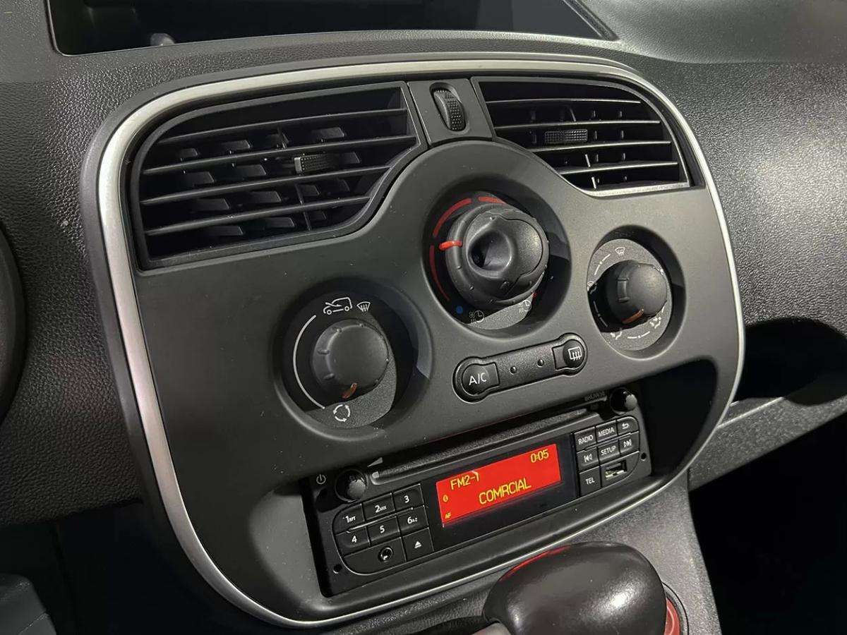renault-kangoo-2021-eletrico-200cc