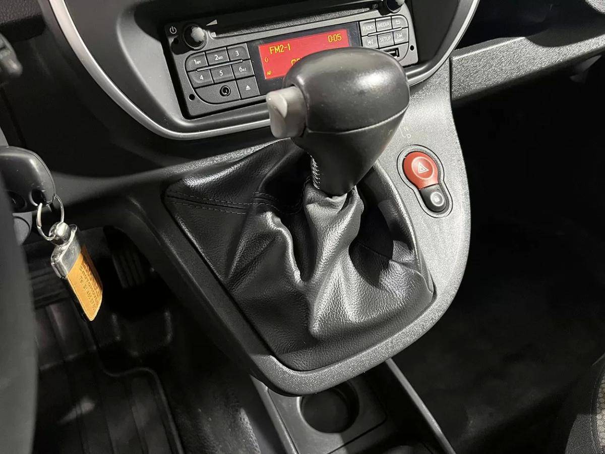 renault-kangoo-2021-eletrico-200cc