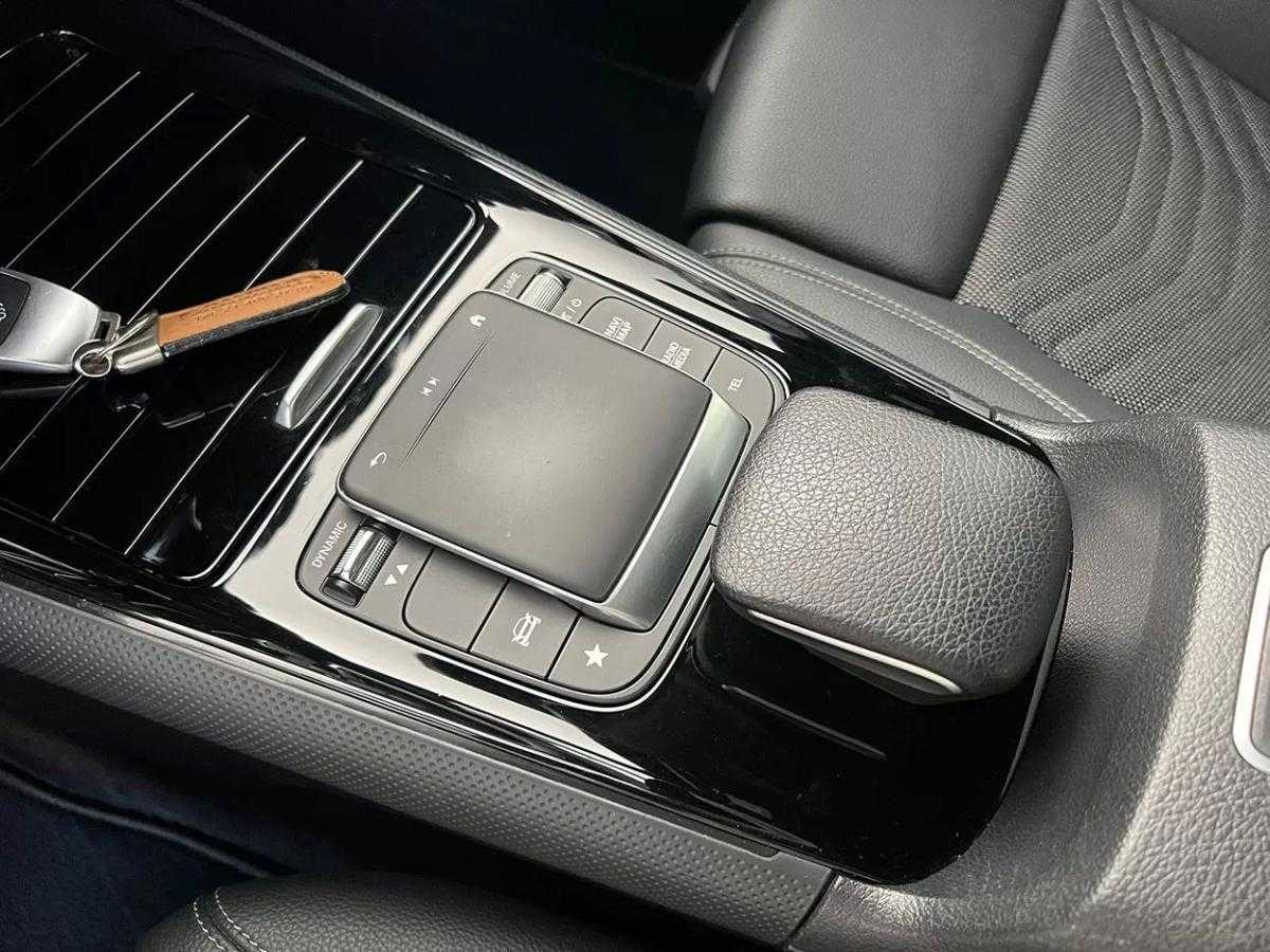 mercedes-benz-gla-2021-hibrido-1332cc