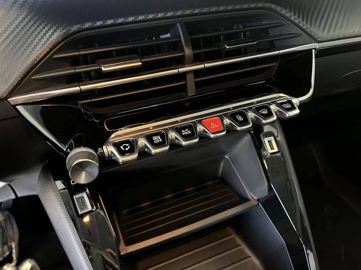 peugeot-208-2022-gasolina-1199cc