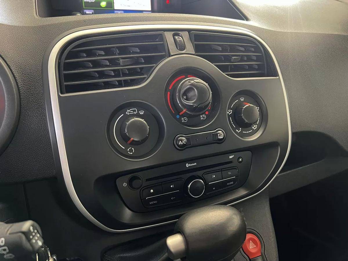 renault-kangoo-2021-eletrico-200cc
