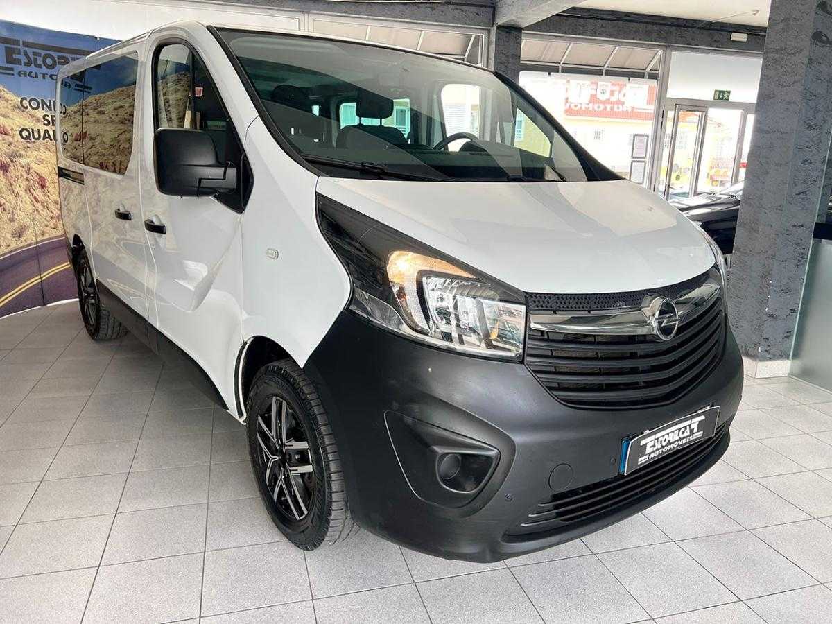 opel-vivaro-2018-diesel-1598cc