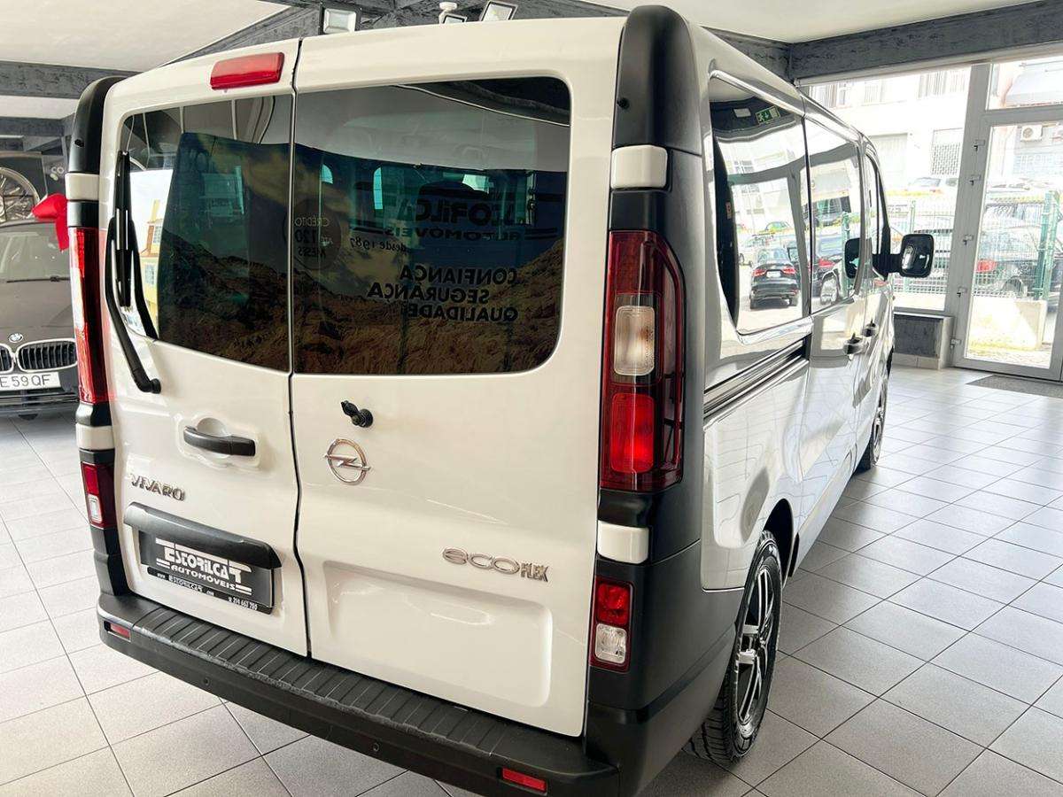opel-vivaro-2018-diesel-1598cc