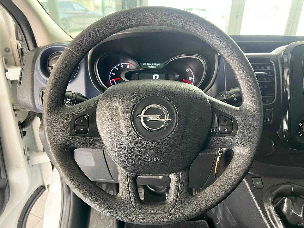 opel-vivaro-2018-diesel-1598cc